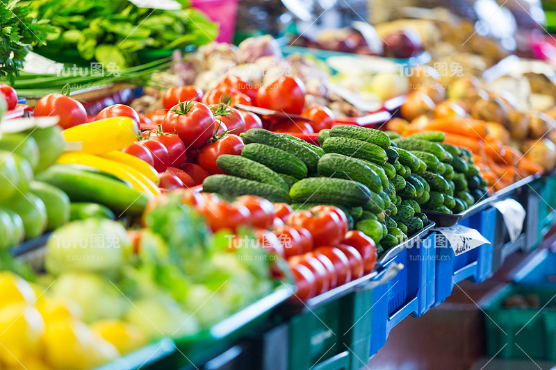 里加城市市场的水果和蔬菜