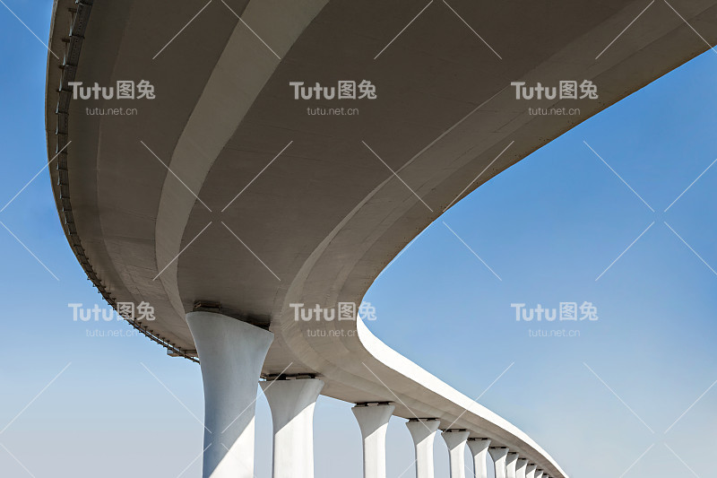 天空中的道路