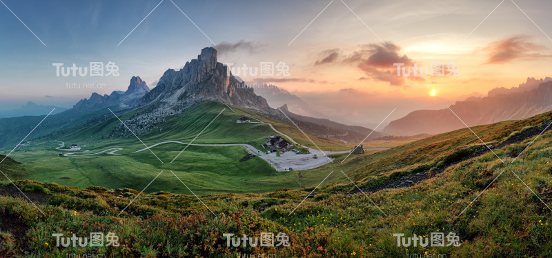 意大利白云石阿尔卑斯山脉的自然全景。