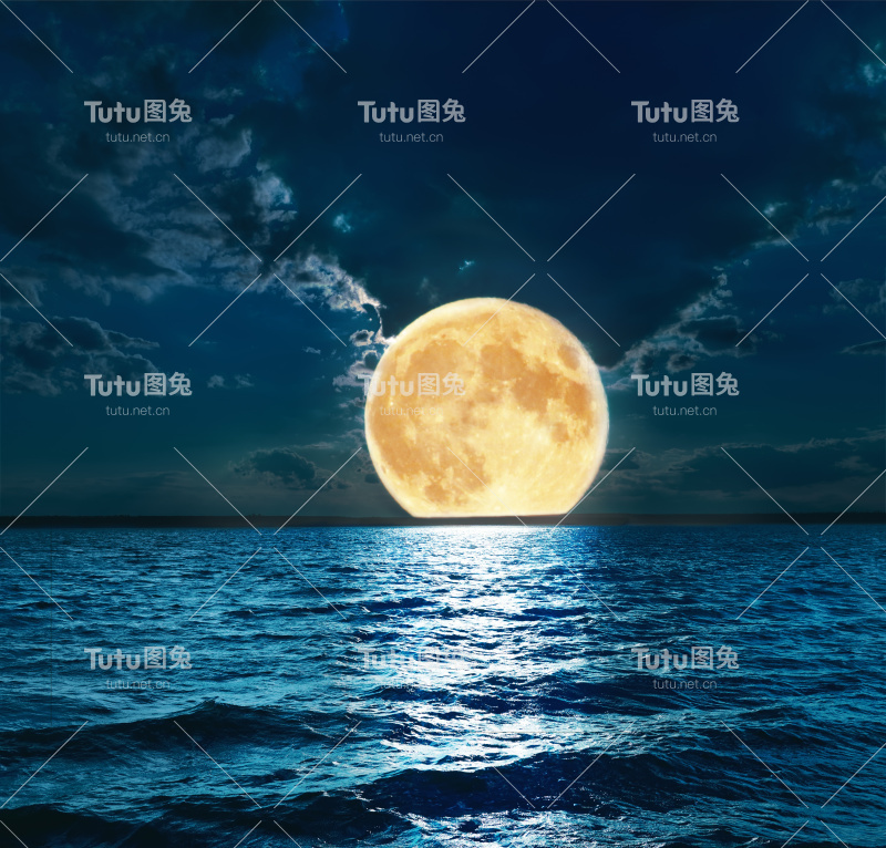 水上超级月亮
