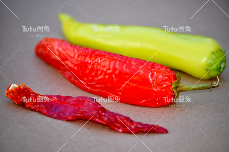 新鲜干燥的香蕉辣椒。
