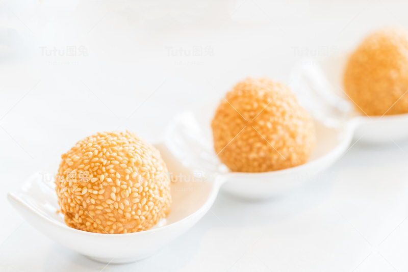 芝麻球和蛋奶糊