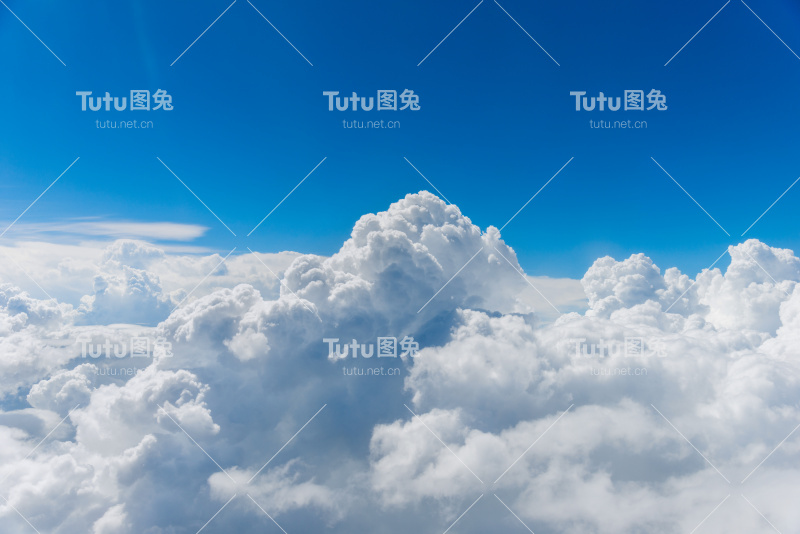 在云层之上