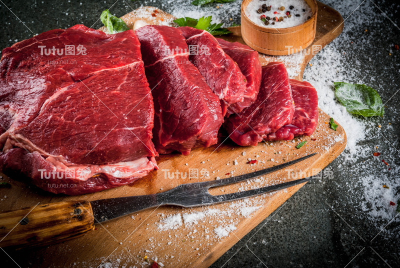 肉。牛肉、小牛肉。新鲜生嫩
