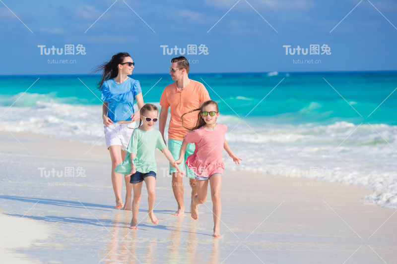 家庭海滩度假