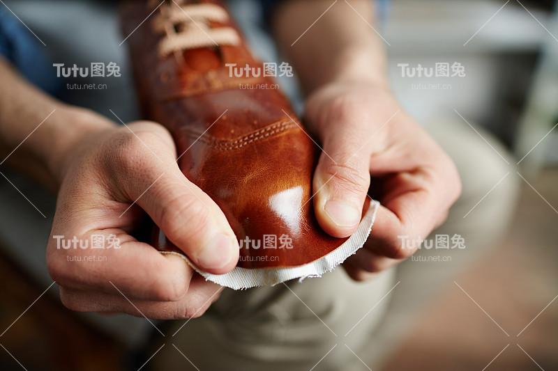 使新靴子