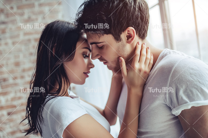 夫妇的卧室。