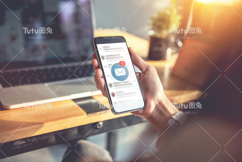 模拟手机上的新信息。