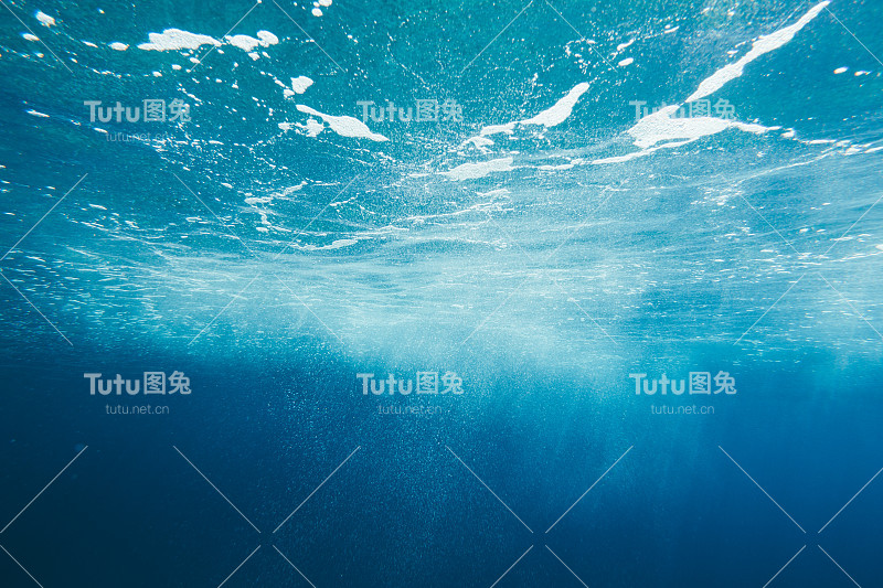 水下溅