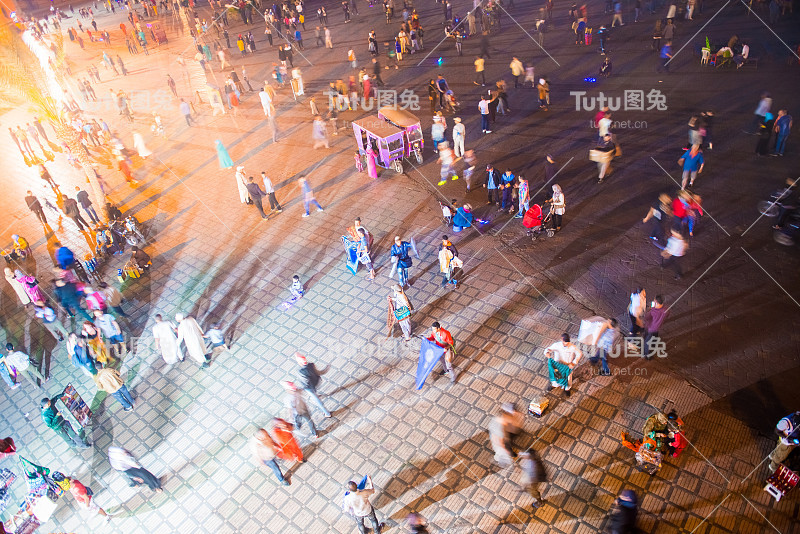 摩洛哥马拉喀什Djemaa El Fna广场的街头之夜