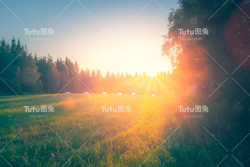 芬兰索特卡莫的夏夜日落。