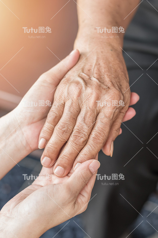 帕金森氏症患者，老年痴呆症老年人，关节炎人的手支持护理家庭护理人关爱残疾意识日，国家护理给予者月，老龄化社会