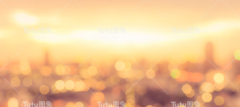 屋顶派对模糊的城市背景模糊的日出或快乐的黄金时间日落傍晚与热浪，夏日太阳热浪，和城市景观建筑天际线的六月至日背景