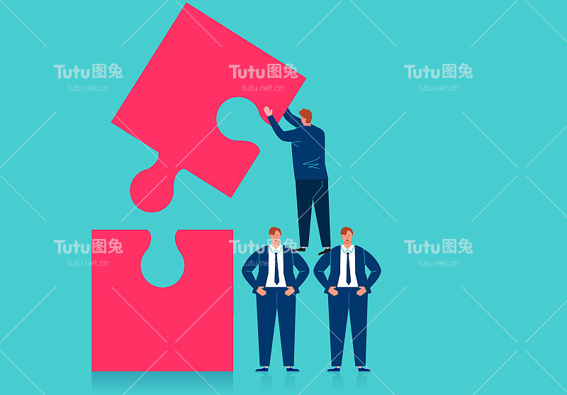 在商业合作的概念下，三个商人组成了一个人形金字塔合并的拼图