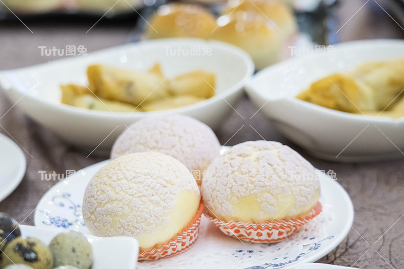特写广东dum sum等甜面包在餐厅