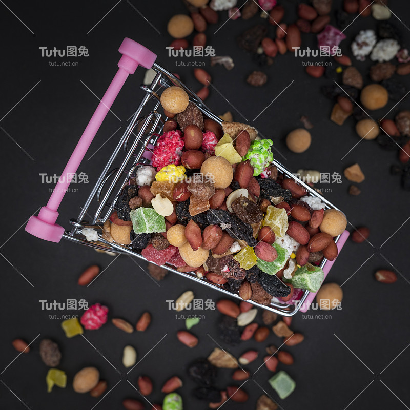篮子里的干果