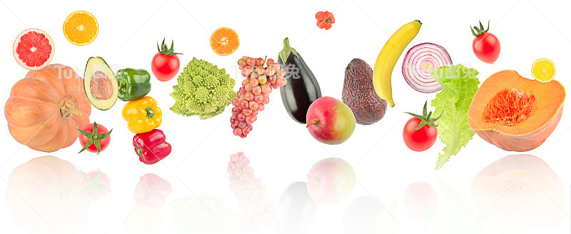 新鲜明亮的蔬菜和水果，反射着光线