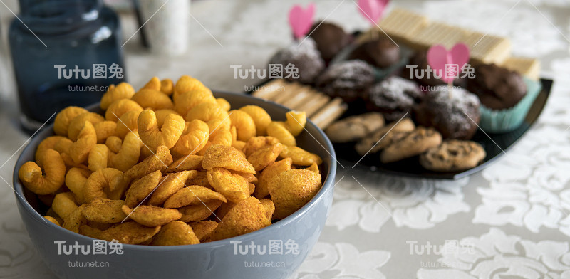 家庭聚会上的零食