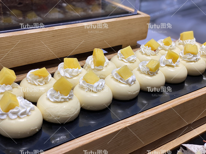 自制榴莲慕斯蛋糕
