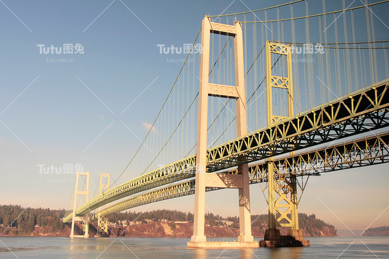 塔科马海峡大桥，塔科马海峡悬索桥