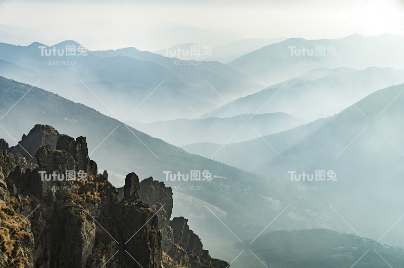 迷雾山谷