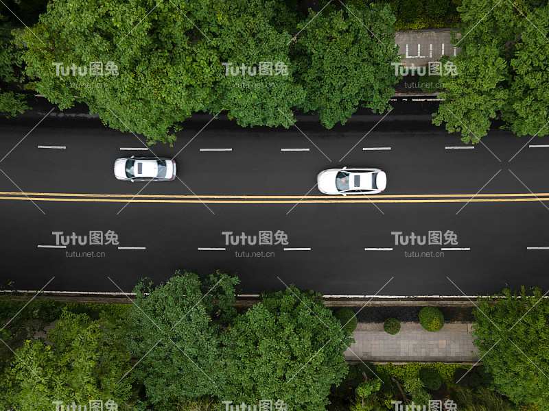 绿色城市道路鸟瞰图