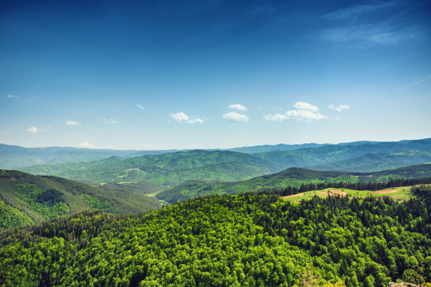 美丽的山景，以山峰覆盖f