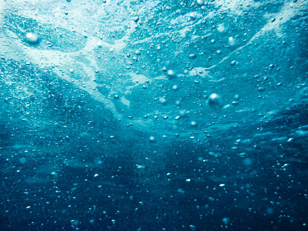 水下溅