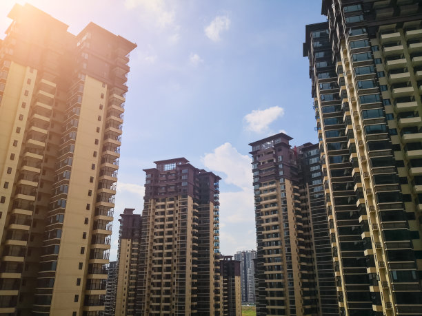 现代化城市中宜人的高层住宅建筑。