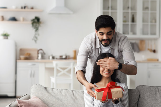 生日、纪念日、情人节和家庭假日的惊喜，covid-19